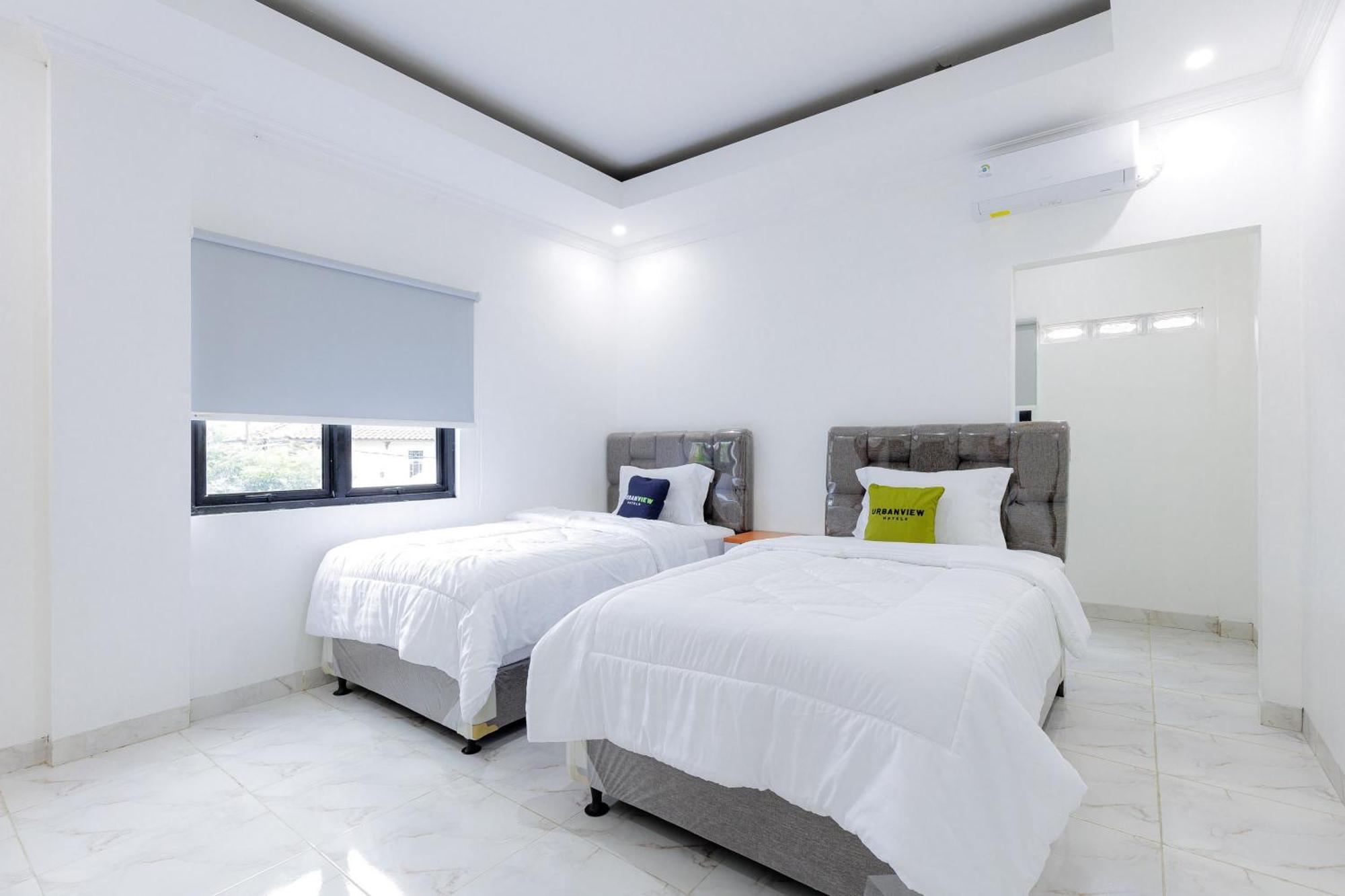 Urbanview Hotel Amira Syariah Bogor Pamoyanan Eksteriør billede