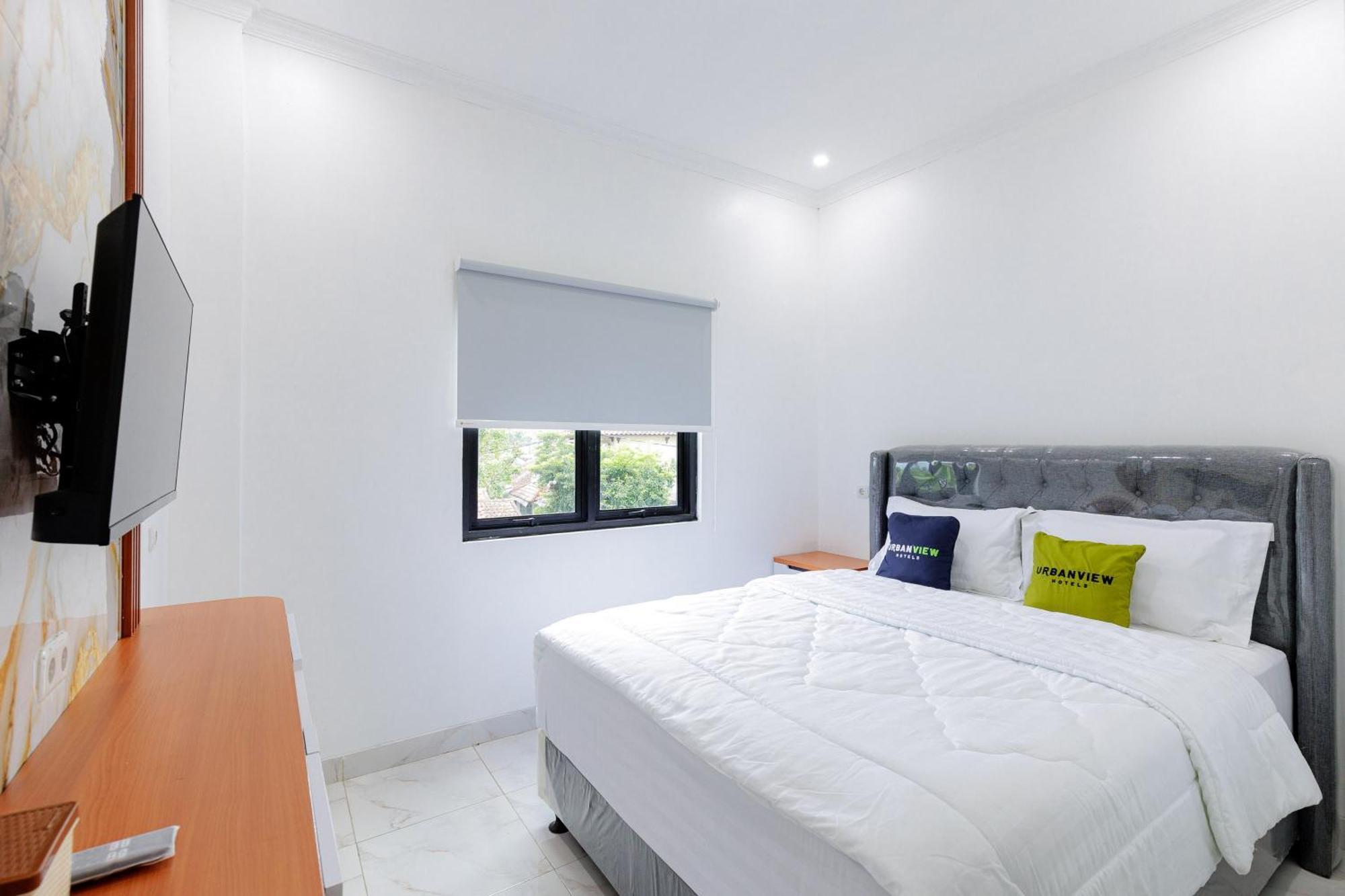 Urbanview Hotel Amira Syariah Bogor Pamoyanan Eksteriør billede